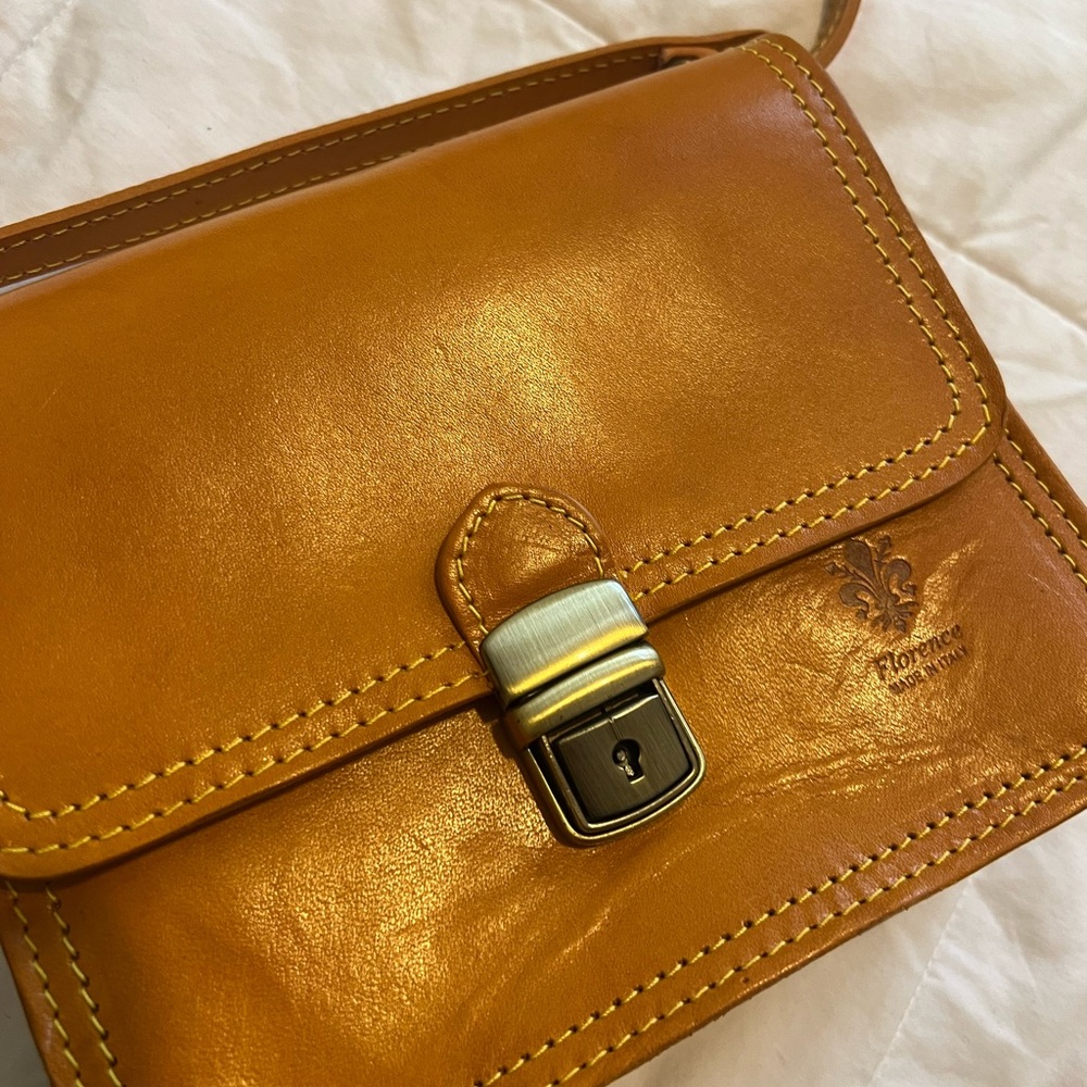 Florence Leather Crossbody Bag in Tan